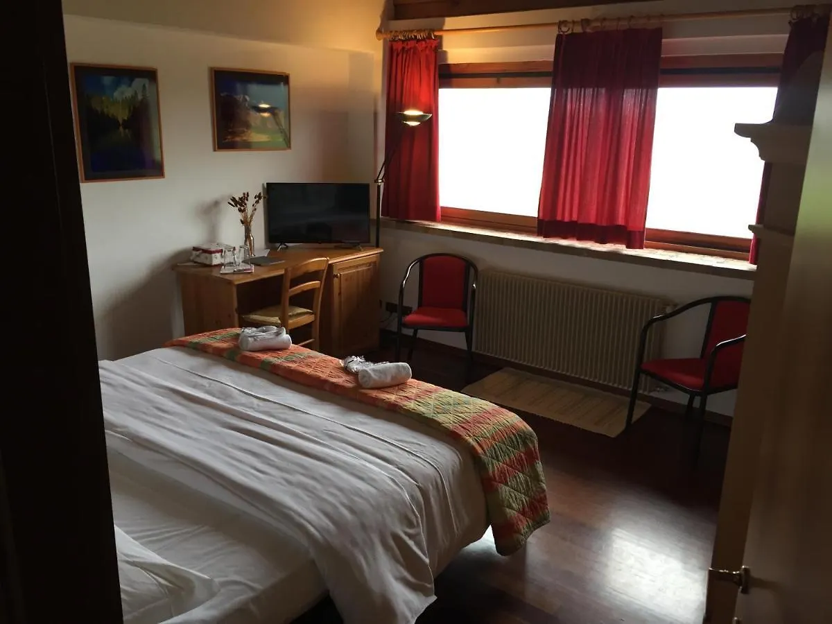 Qui Wolf Udine Hotel Collalto 3*,