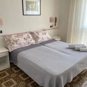 Rosy 3*, Rimini Włochy